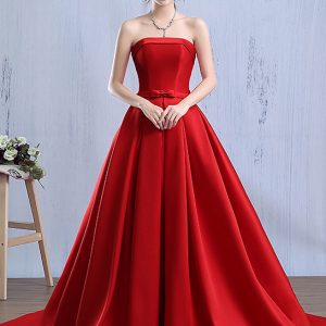Sewa Gaun Royal Dress